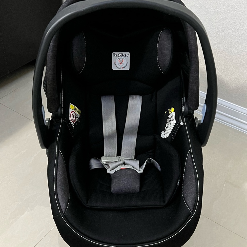 Peg Perego Primo Viaggio 4-35 Nido Infant Car Seat in Onyx